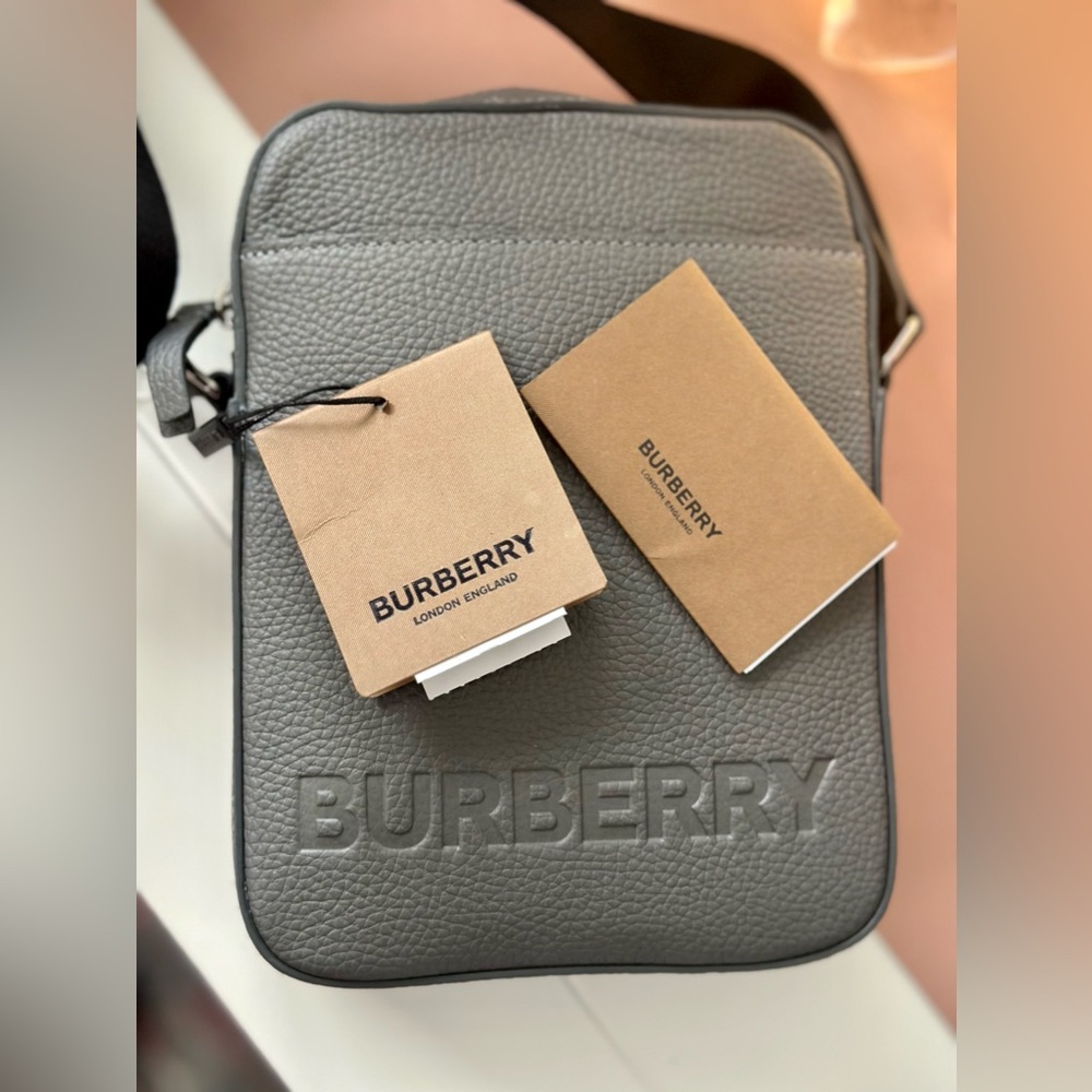🎁 CUSTOMER APPRECIATION GIFT  Burberry Thornton Small Gray Bag ✨Unisex - Picture 8 of 13
